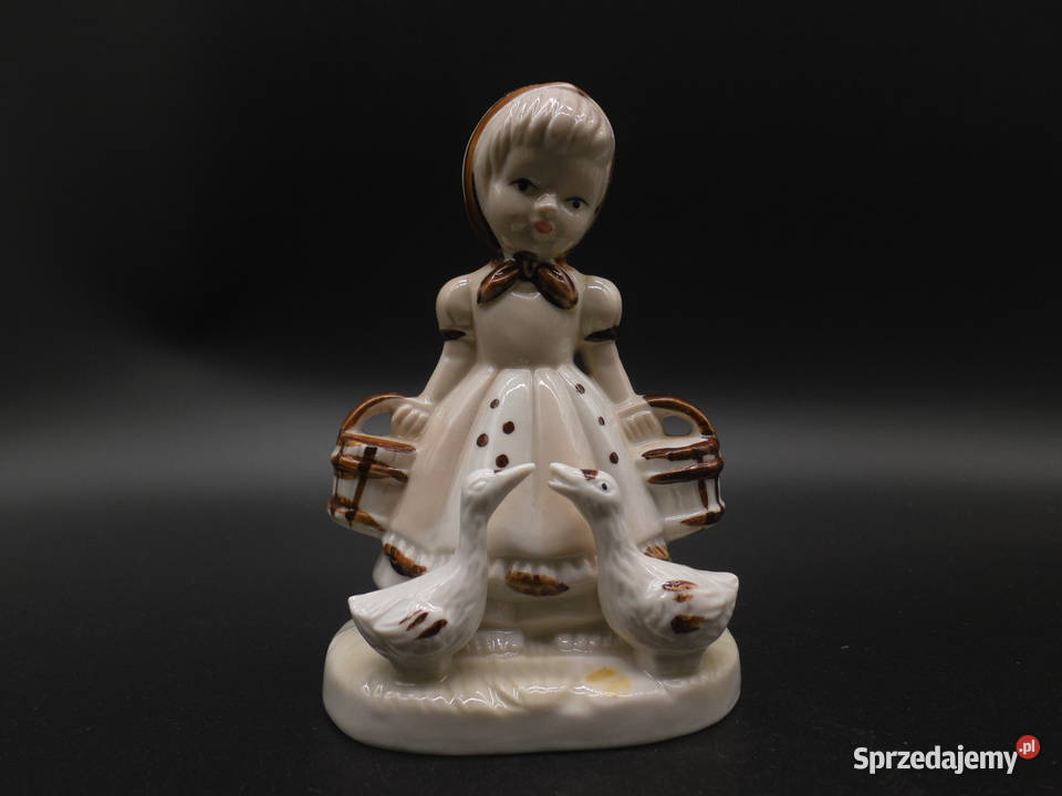 Ceramiczna figurka przedstawiająca dziewczynę z Porcelana i szkło Raszków sprzedam