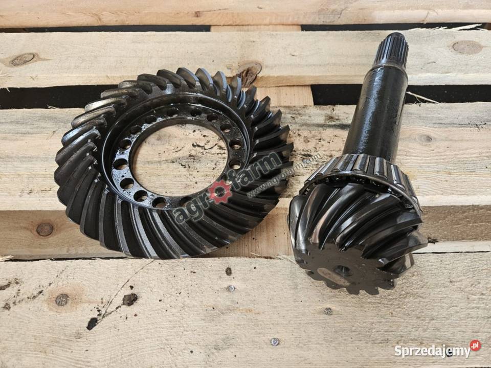 Wałek ataku koło Z12x31 FWD John Deere 4350 Byków