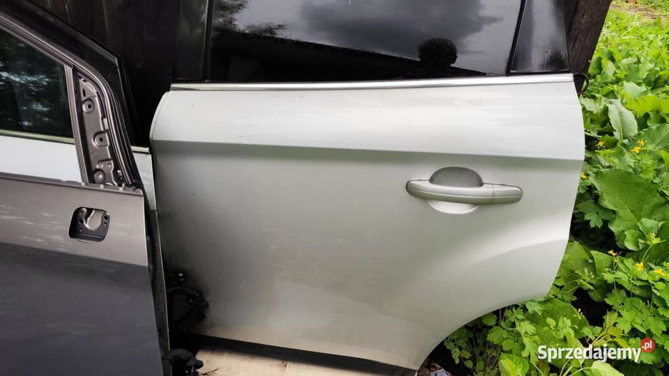 Sprzedam drzwi przednie do Ford Kuga 1 sprzedam