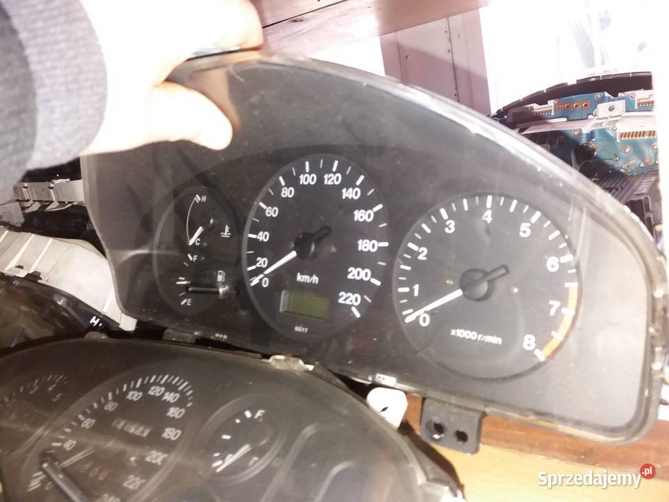 Licznik Mazda 323 Mazda 323F mazowieckie Łagów