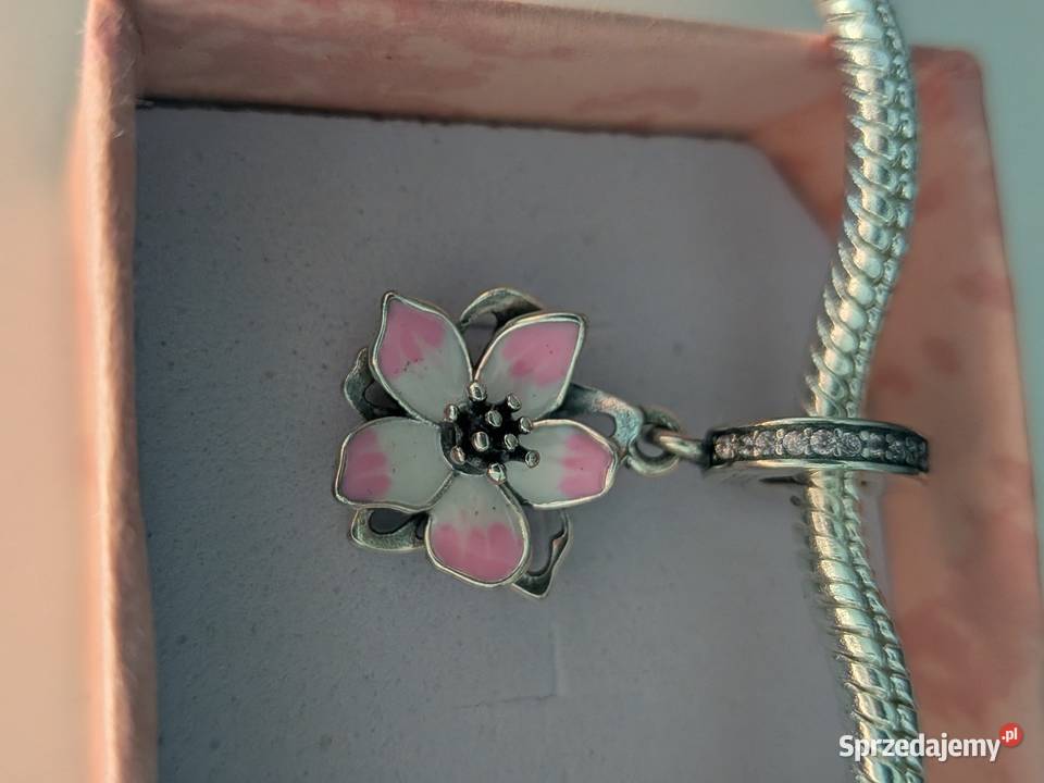 Kwiatek charms Kraków