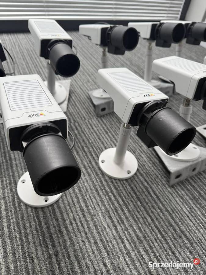 Zestaw 11 kamer przemysłowych AXIS M1137 stan sprzedam