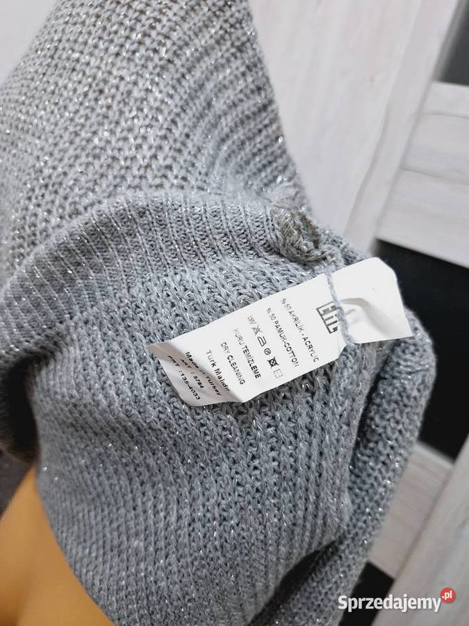LXL Swetr sznurowany ze srebrną nitkąnowy