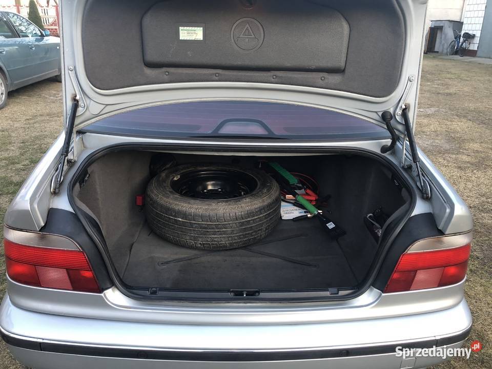 BMW E39 520i 150 1998 Rok produkcji 1998 Michałów