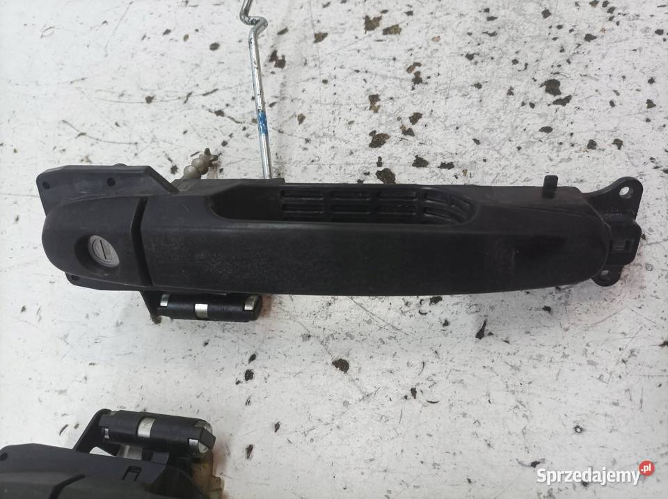 KLAMKA ZEWNĘTRZNA LEWA PRAWA PRZÓD KOMPLET Klamki świętokrzyskie sprzedam