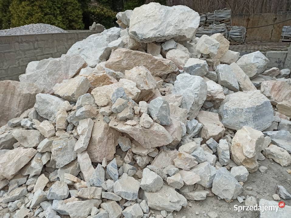 Głazy Kremowe Kamień Duży Głaz Biała Marianna Jaworzno