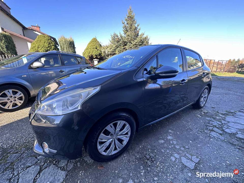 Peugeot 208 Nowy Rozrząd Bogate Wyposażenie radio Ładna sprzedam