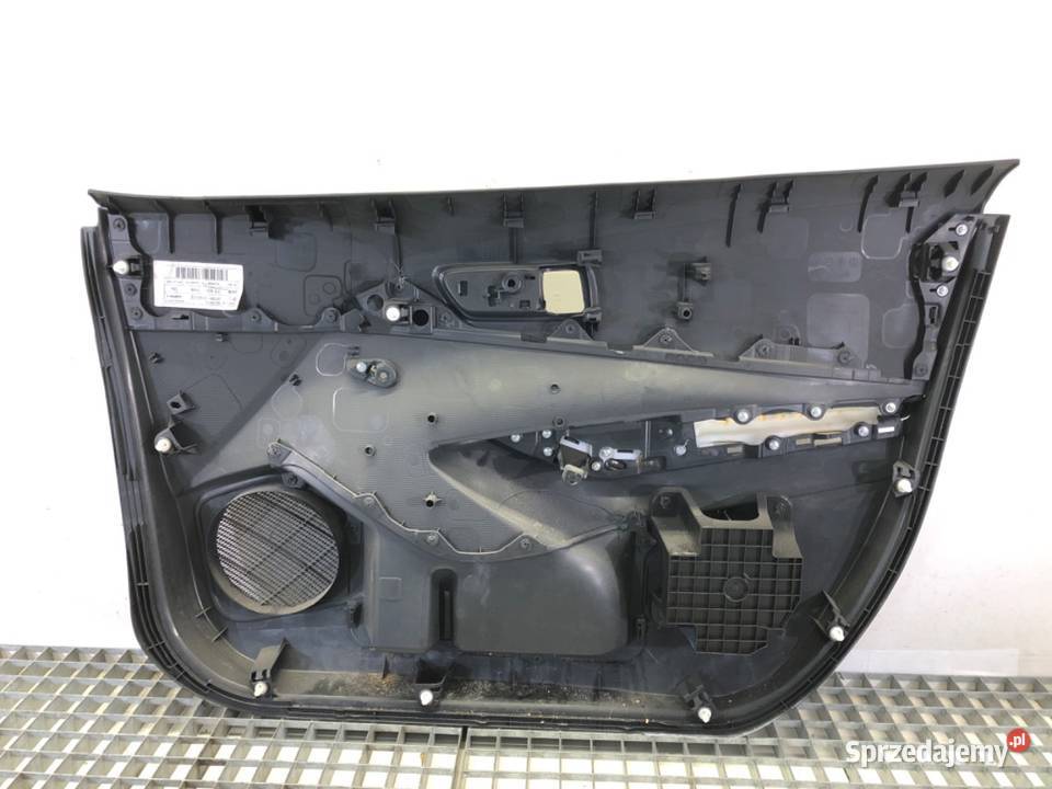 BOCZEK DRZWI LEWY PRZÓD TOYOTA COROLLA E21