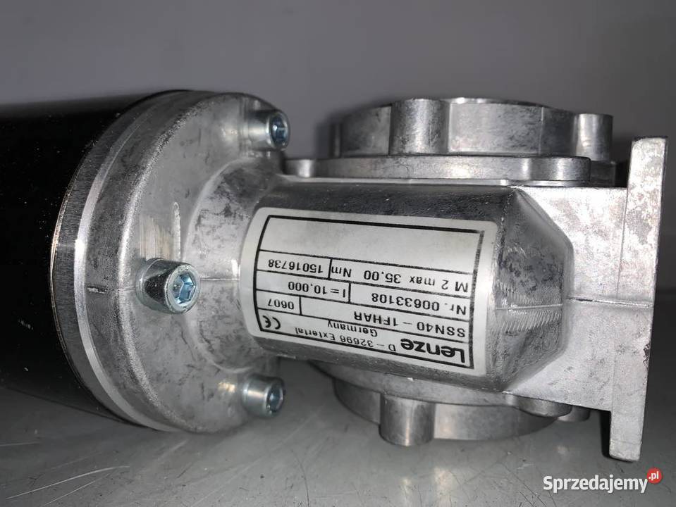 Lenze SSN401GHAR056C22 024kW 149086A Servomotor