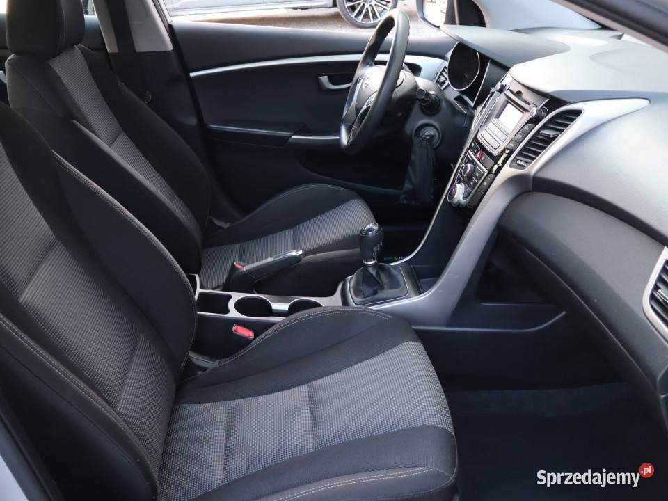 Hyundai i30 14 CVVT srebrny Katowice
