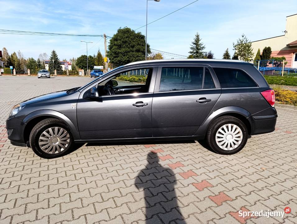 Opel Asra H kombi 2010r 14 benzyna bezwypadkowy Koziegłowy sprzedam