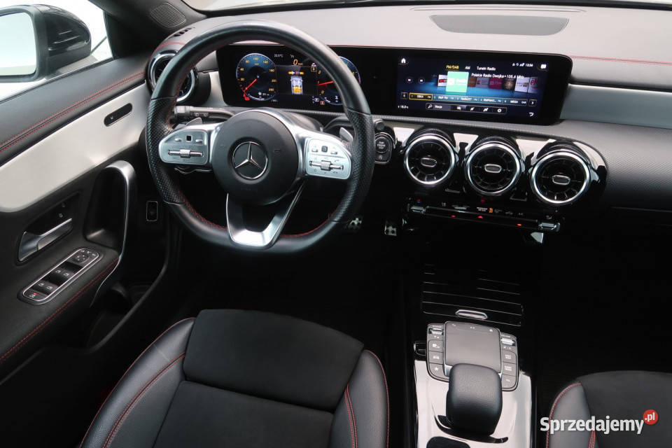 Mercedes CLA 180 hak