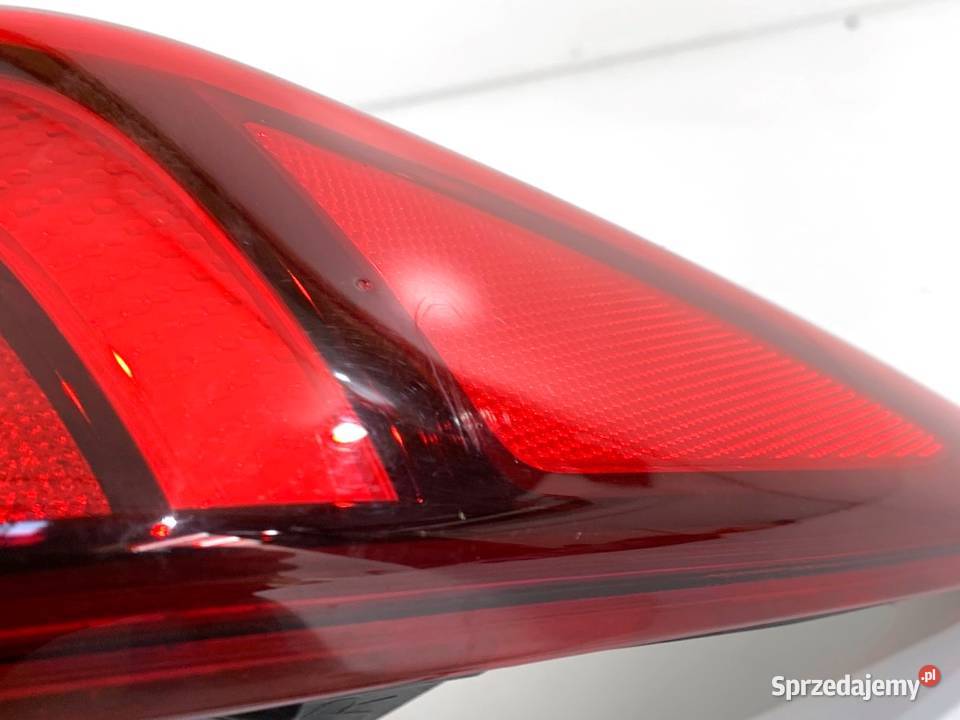 LAMPA PRAWY TYŁ HYUNDAI KONA 92402J9600 osobowe