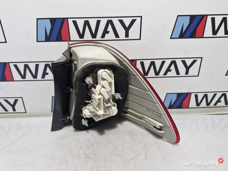 7289431 BMW E91 LAMPA LEWA TYŁ TYLNIA W BŁOTNIK osobowe sprzedam