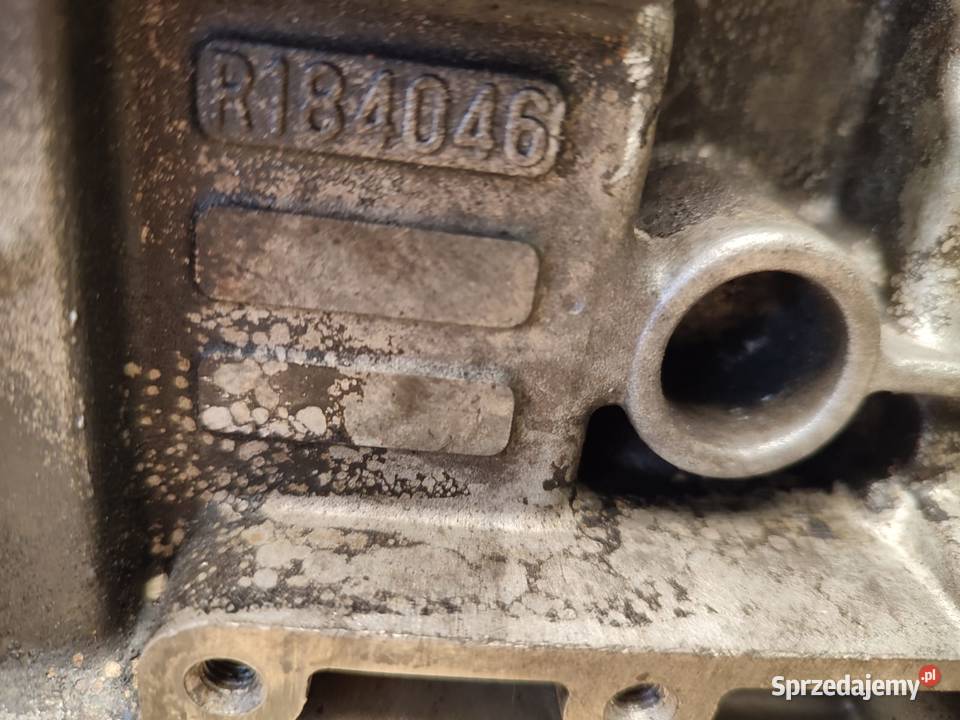 Pokrywa karter skrzyni biegów R184046 JOHN DEERE