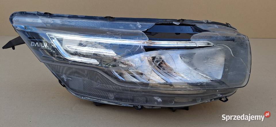 IVECO DAILY LIFT 19 REFLEKTOR PRAWY FULL LED Lampy przednie Bieleń