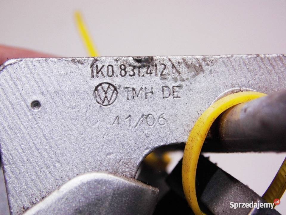 ZAWIAS ZAWIASY DRZWI PRAWY PRZÓD VW GOLF 6 VI osobowe Zawiasy, bolce i prowadnice opolskie Biała Nyska
