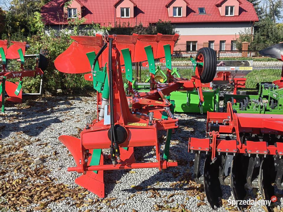 Pług obracalny AGROMASZ POL4 Pługi Żółkiewka-Osada
