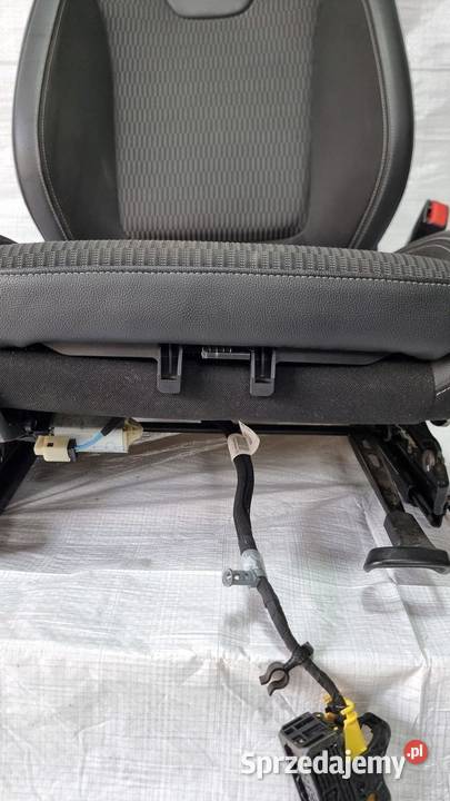 OPEL INSIGNIA B HB FOTELE SIEDZENIA TYŁ