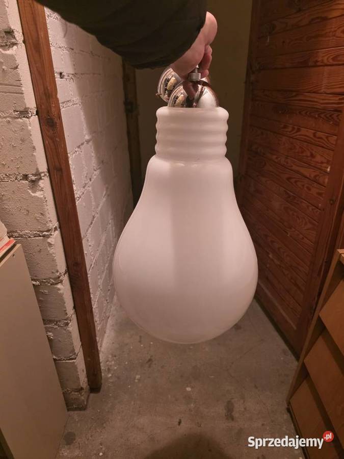 Lampa w kształcie żarówki Chodzież