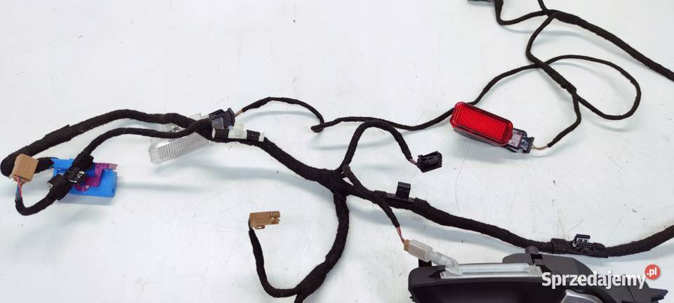WIĄZKA KLAMKA BOCZKA DRZWI LEWA AMBIENTE AUDI A5 Materiały instalacyjne Przystajń