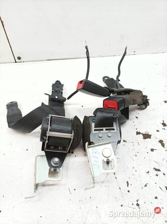 PAS BEZPIECZEŃSTWA LEWY PRAWY TYŁ KANAPY ZAPINKA Rok produkcji 2011