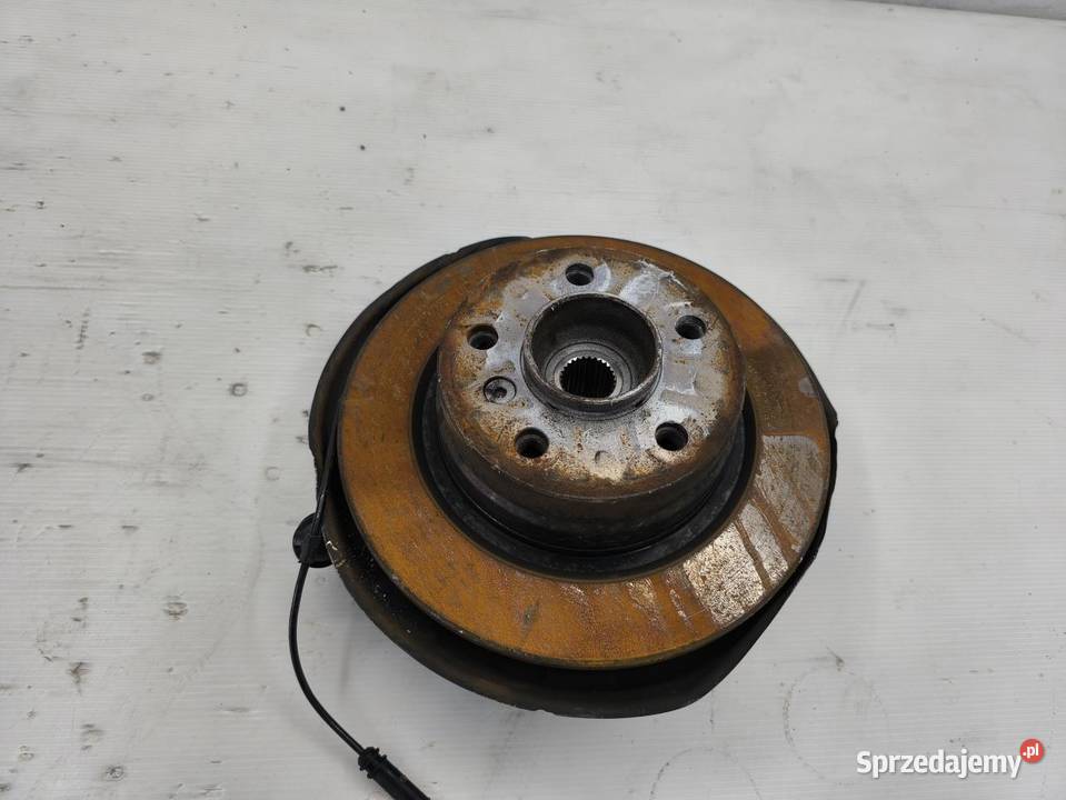 ZWROTNICA PRAWY TYŁ BMW F20 F21 116i osobowe Zwrotnice