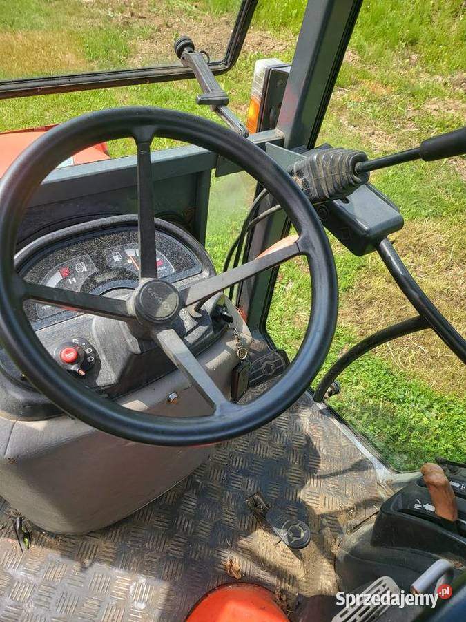 Kubota 4x4 z pługiem ogrzwana kabina Ciągniki małopolskie sprzedam