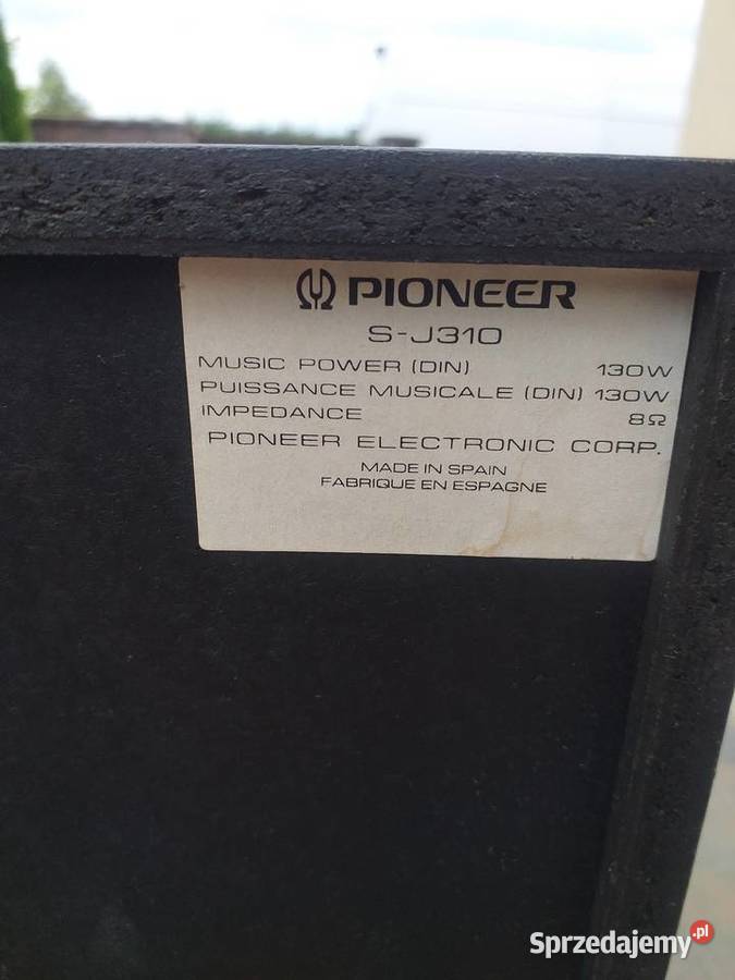 Wieża Pioneer z kolumnami wielkopolskie