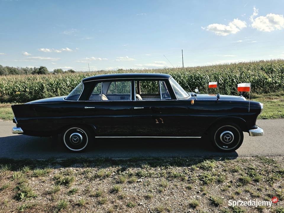 Mercedes 190C W110 Skrzydlak Rzeszów