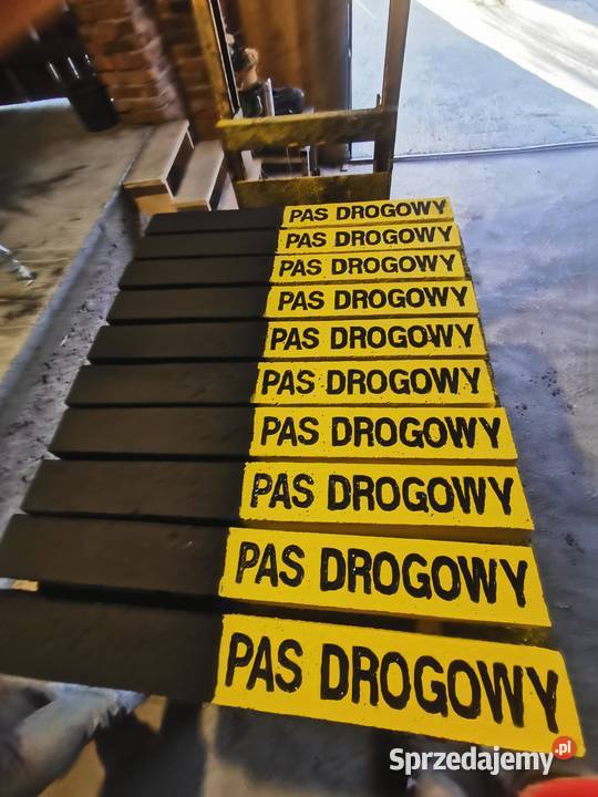 Słupki granicznepodcentry pasy rurki paliki Łącko