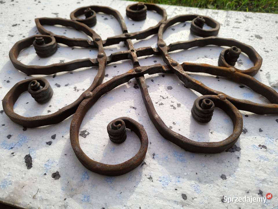 Rozeta metalowa kuta Ligota Piękna