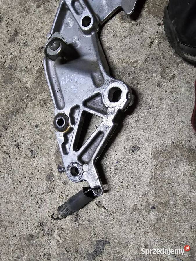 Suzuki RF 600 mocowanie set prawy podnóżka pompy Jelenia Góra