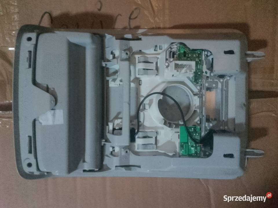Lampka schowek podsufitki VW Passat B6 Cewice