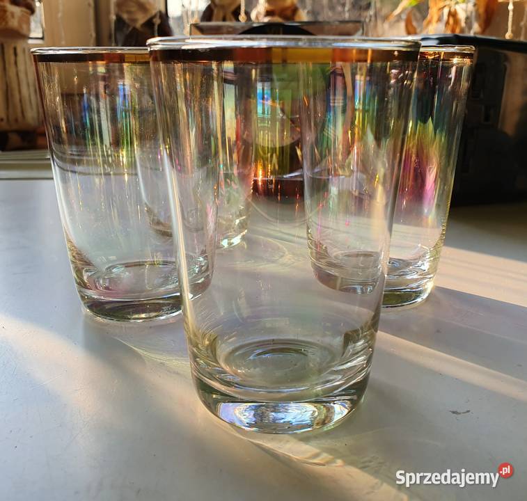 Stare szklanki ze szkła iryzowanego Myszków