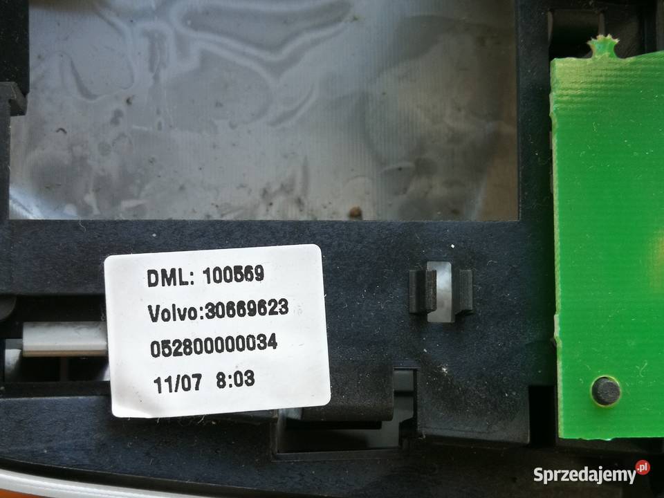 LAMPKA OŚWIETLENIA KABINY 30669623 VOLVO S80 II Rok produkcji 2005 lubelskie Kraśnik sprzedam