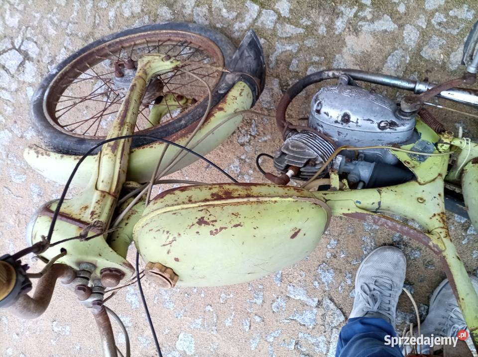 Motorower komar Nowogród Bobrzański