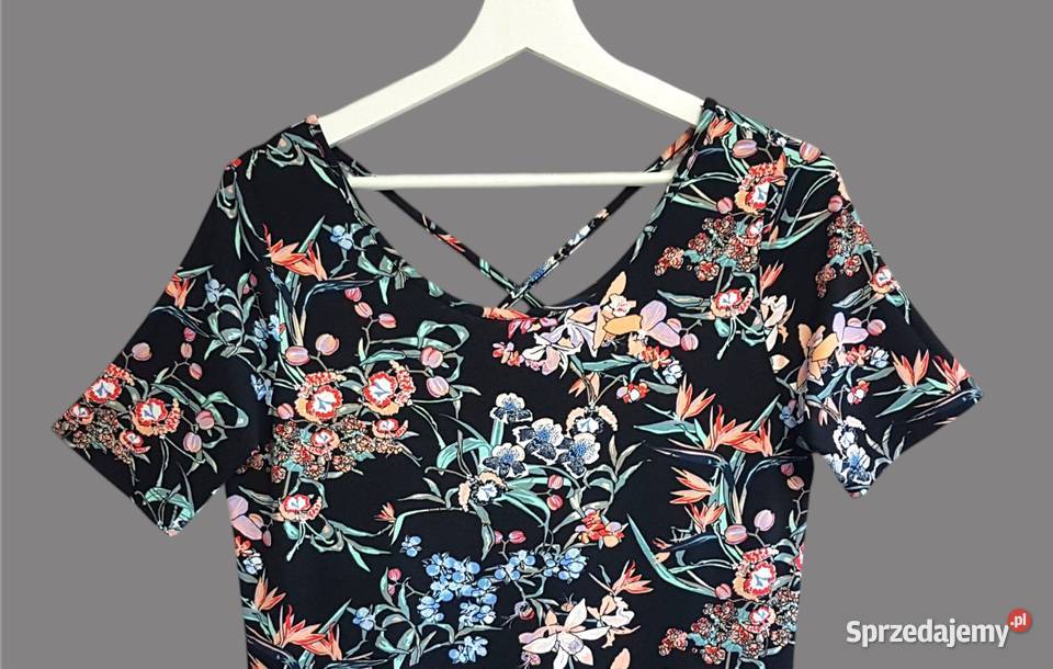 Damska sukienka czarna w kwiaty z krótkim małopolskie Chrzanów