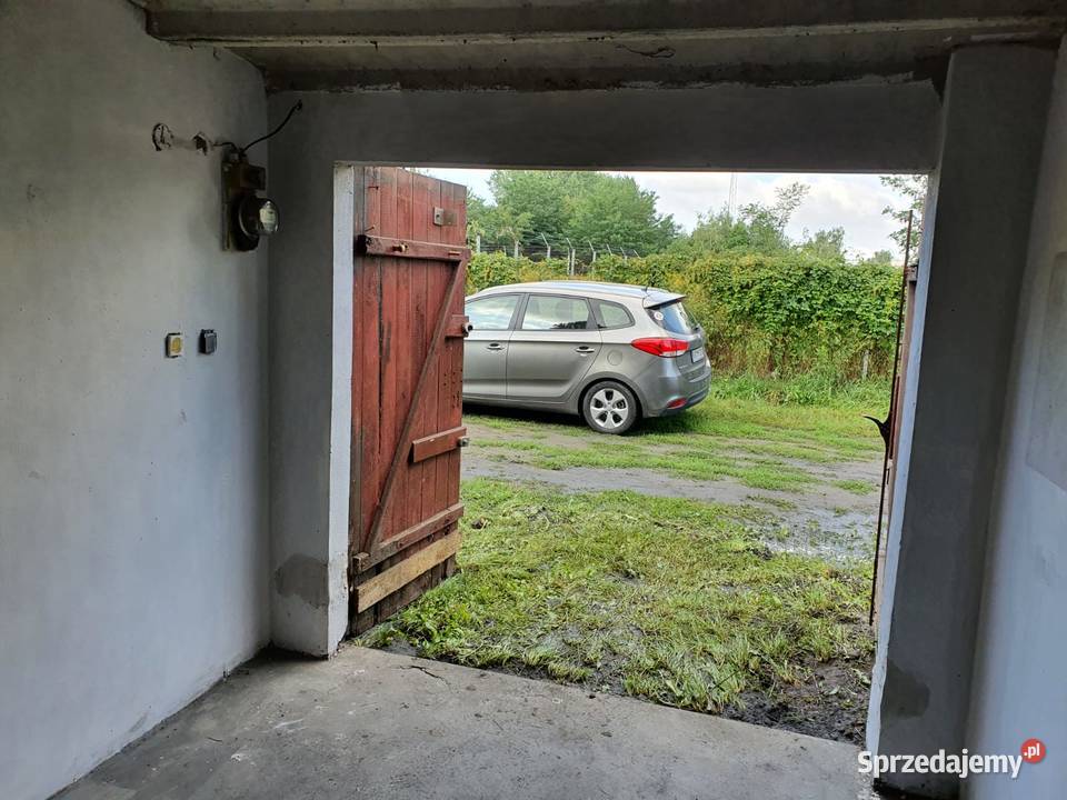 SPRZEDAM Garaż murowany Rawicz Armii Krajowej murowany