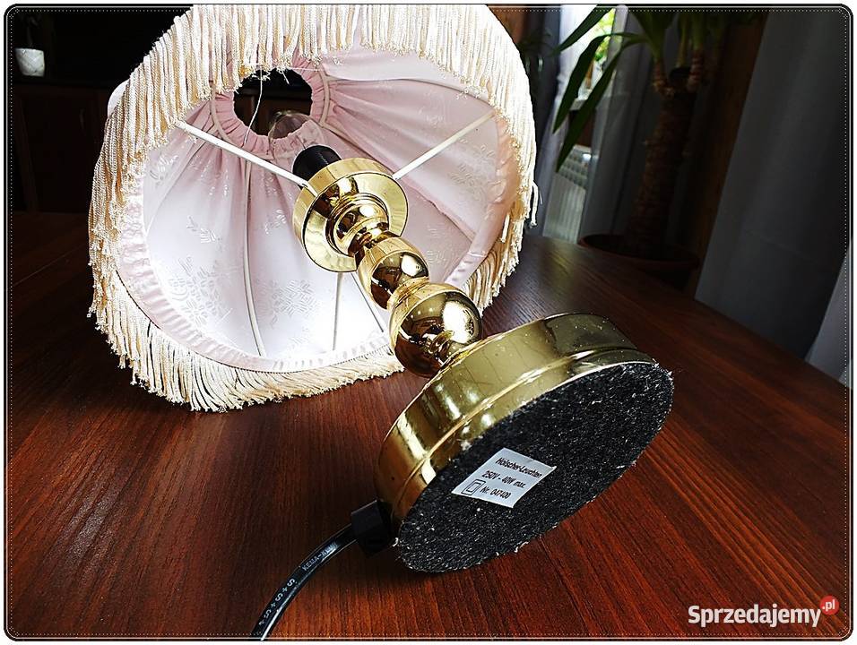 Lampka nocna idealna do sypialni w stylu retro