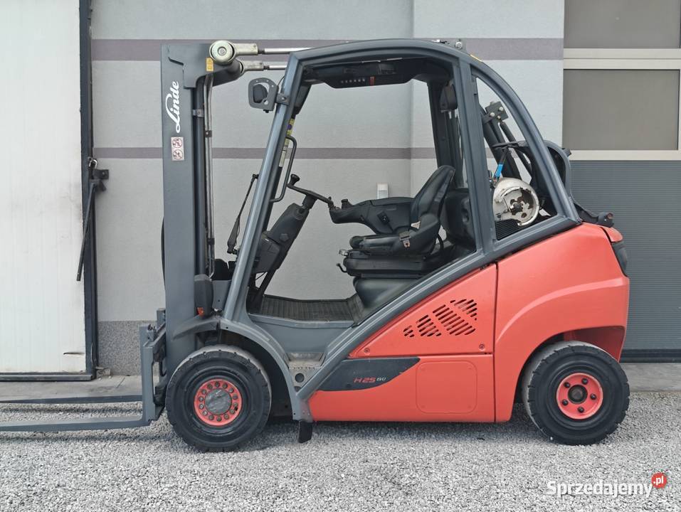 Wózek widłowy Linde H25T02 Evo Triplex 49m 2016r Sandomierz