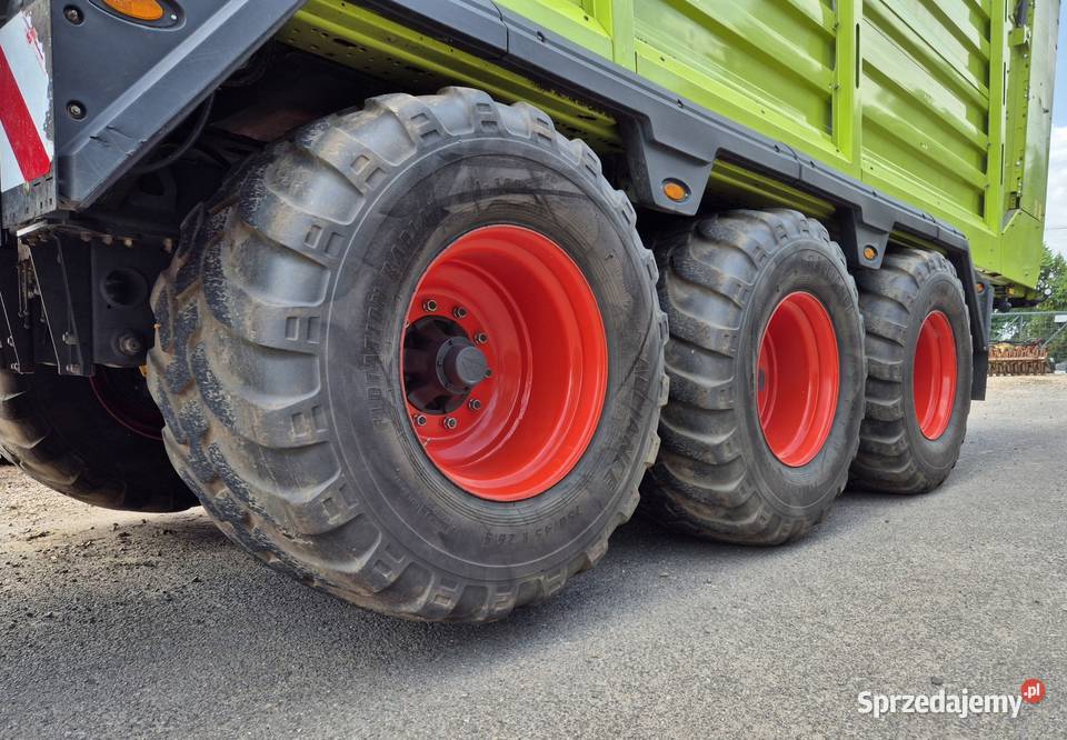 Claas Cargos 8500 przyczepa samozbierająca walce wielkopolskie Przedecz