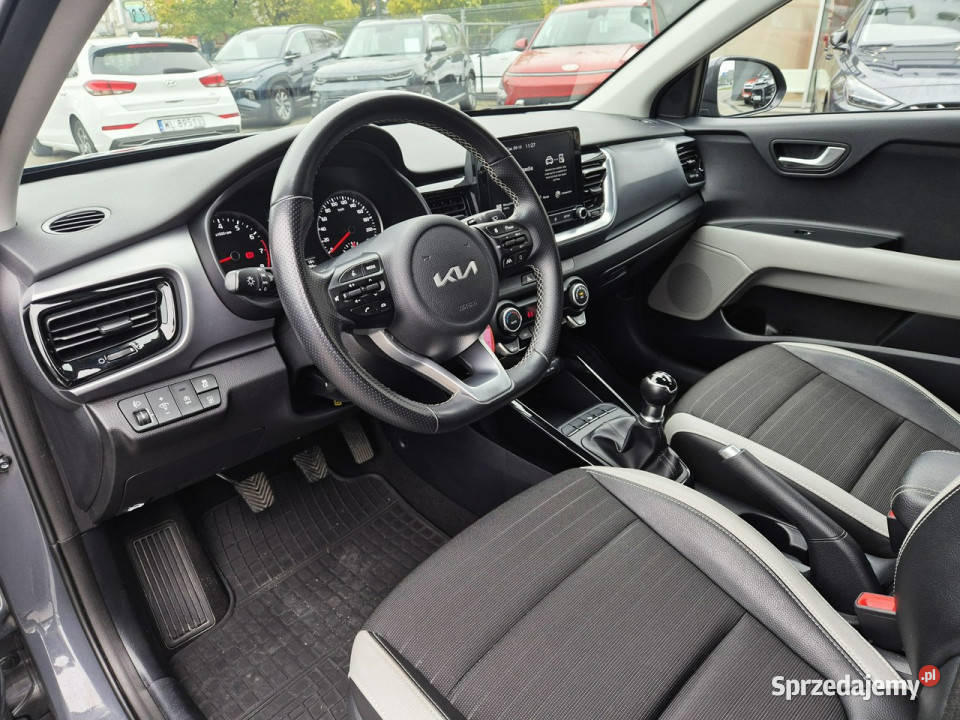Kia Stonic Wersja L Salon Gwarancja FV23 Kamera czujnik parkowania Stonic łódzkie Bełchatów