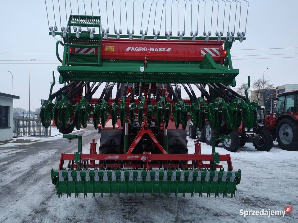 Siewnik Agromasz z talerzem czyszczącym Ciechanów