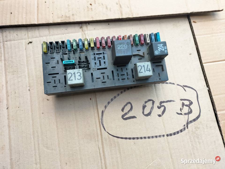AUDI 80B3 80 B3 16 18 443941822B SKRZYNKA Kamień-Kolonia