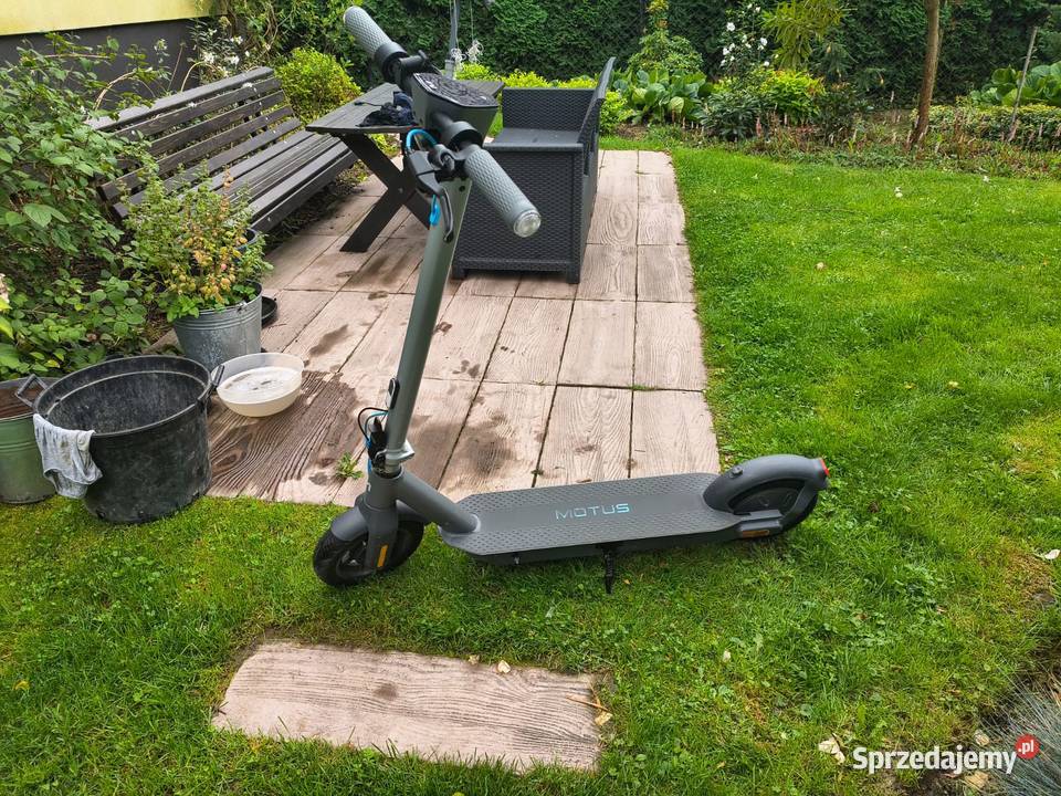 Motus Scooty 10 hulajnoga 350W 15Ah zasięg 60 Hulajnogi elektryczne Kozy sprzedam