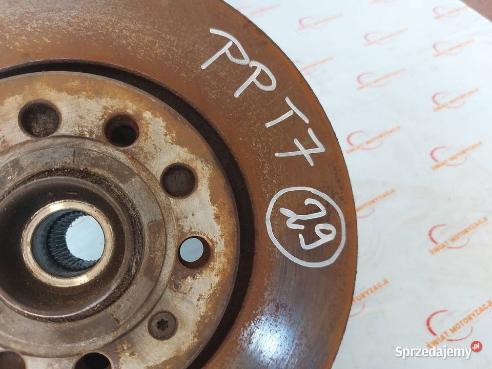 AUDI Q3 I 13r zwrotnica piasta prawa przód Kielce sprzedam