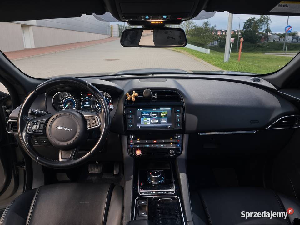 Jaguar FPace 20 250 4x4 BiLED PANORAMA Samochody osobowe Suwałki sprzedam