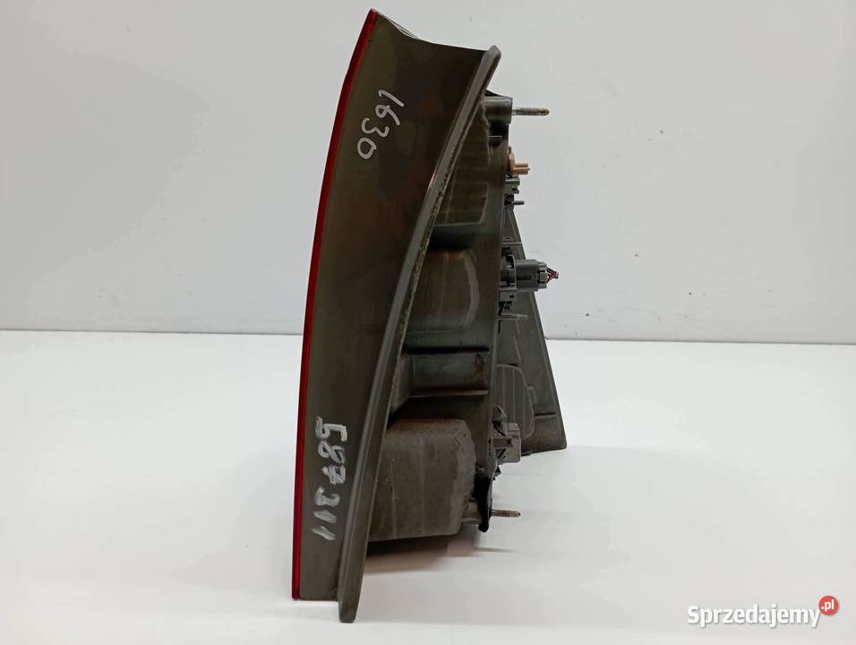 LAMPA TYŁ LEWA KOMBI E12 Toyota Corolla IX