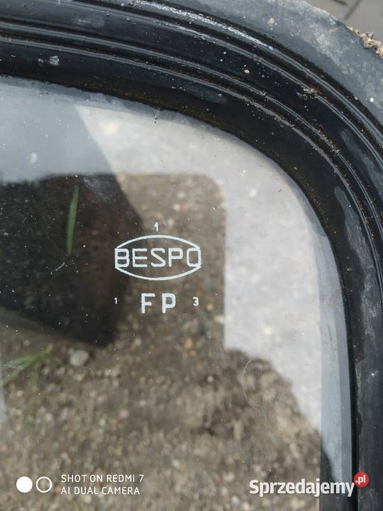 Szyba przednia zderzaki gumy Fiat 126p